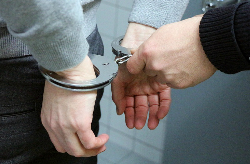 За что могут посадить в тюрьму неплательщика